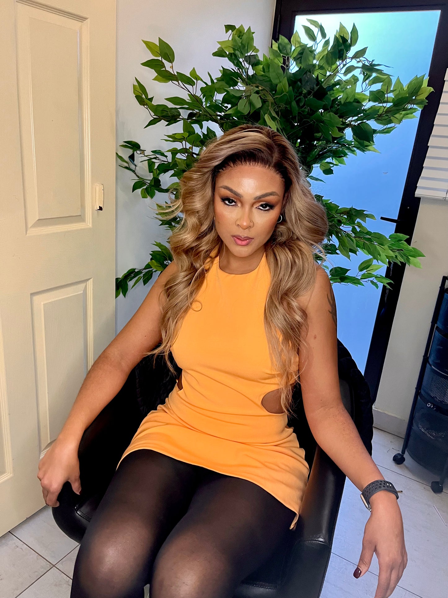 YONCE UNIT- GLUELESS RAW BLONDE HD WIG WITH DARK ROOTS